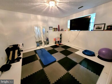 303 Tolbelt Ct, Stafford, VA 22554 - photo 6