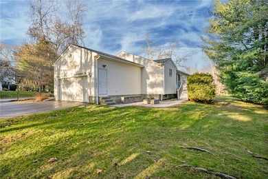 2 Mulberry Dr, Cranston, RI 02921 - photo 4