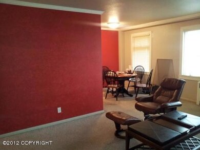 Living Room/Dining Area