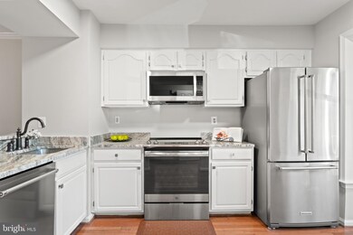 6313 Mary Todd Ct, Centreville, VA 20121 - photo 6