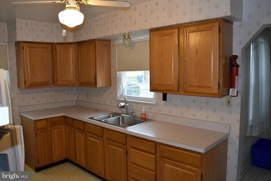 301 Nottingham Rd, Hagerstown, MD 21740 - photo 4