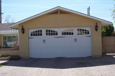 Carriage house style garage