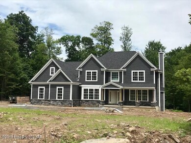 1156 Woodberry Dr, Mountain Top, PA 18707 - photo 2