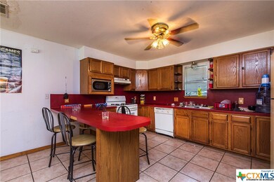 1620 Gordon St, San Marcos, TX 78666 - photo 3