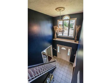 Entry/Foyer.