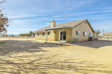 2776 58th St W, Rosamond, CA 93560 - photo 4