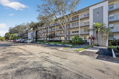 101 SW 132nd Way unit J418, Pembroke Pines, FL 33027 - photo 3