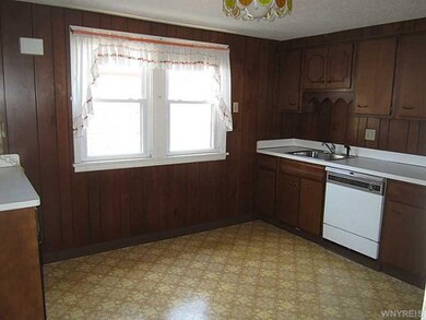 Kitchen. Upper