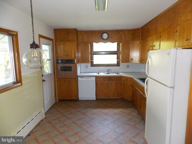 234 South St, Jim Thorpe, PA 18229 - photo 7