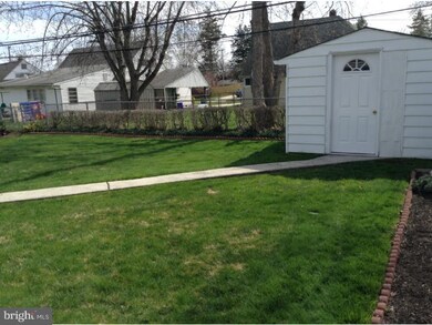 17 Azalea Ln, Levittown, PA 19055 - photo 4