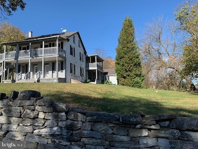 1250 APT. E New Danville Pike, Lancaster, PA 17603 - photo 2