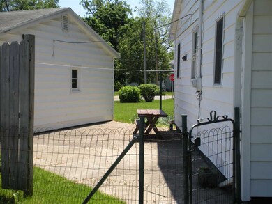 1518 Moyer Ave, Elkhart, IN 46516 - photo 4