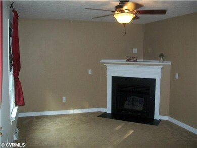 Living Room - GAS FIREPLACE