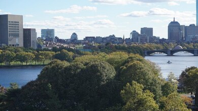 Thomas Graves Landing unit PH8, Cambridge, MA 02141 - photo 3