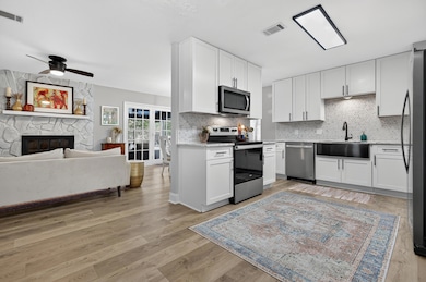 370 Edge Ave, Valparaiso, FL 32580 - photo 4