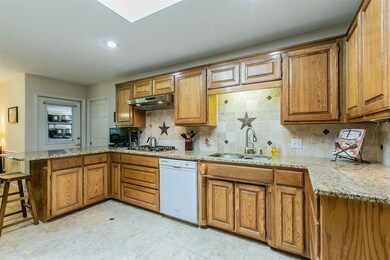 220 De la Cruz St, Weatherford, TX 76085 - photo 7