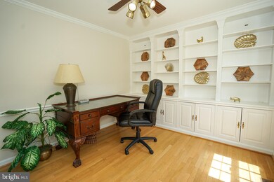 12208 Lake James Dr, Herndon, VA 20171 - photo 7