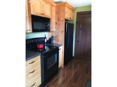 709 W Main St, Molalla, OR 97038 - photo 6