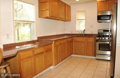 6802 Smithway Dr, Alexandria, VA 22307 - photo 4