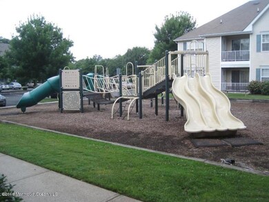 228 Wedgewood Cir, Belford, NJ 07718 - photo 4