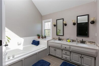 5813 Haskins St, Shawnee, KS 66216 - photo 6