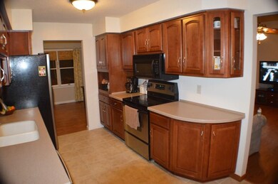 4601 29th St, Columbus, IN 47203 - photo 6