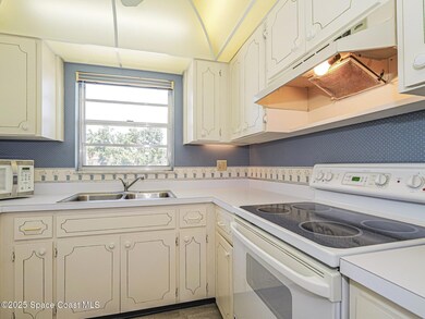 47 Woodland Dr unit 201, Vero Beach, FL 32962 - photo 6