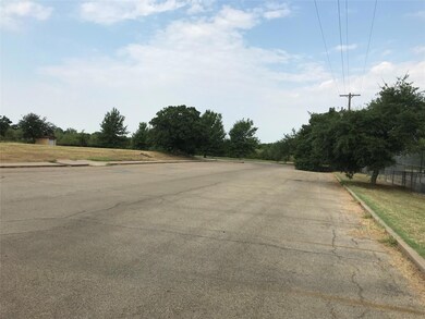 1800 S Bowie Dr, Weatherford, TX 76086 - photo 7