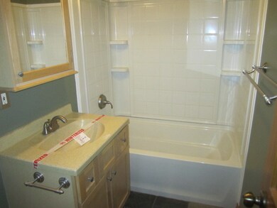 213 Hawthorne Rd, Lake In the Hills, IL 60156 - photo 3