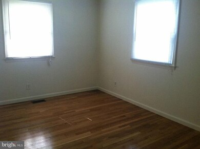 8702 Locust Grove Dr, Laurel, MD 20707 - photo 7