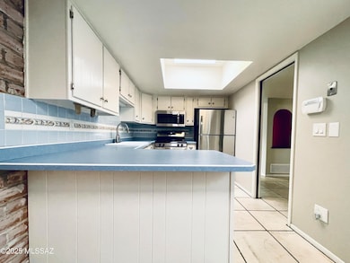 2139 E 10th St, Tucson, AZ 85719 - photo 5