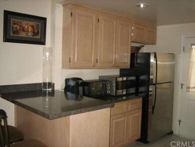 Kitchen breakfast counter
