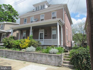 129 W 3rd St, Waynesboro, PA 17268 - photo 2