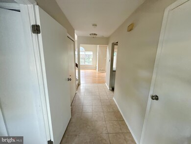 421 Jamestown Ct unit 421, Mount Laurel, NJ 08054 - photo 5