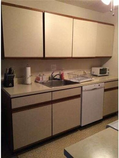 Lafayette Greene Condominium unit B344, Lafayette Hill, PA 19444 - photo 6