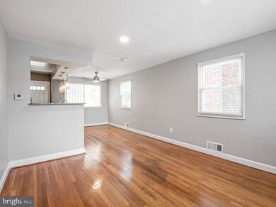 4225 H St SE, Washington, DC 20019 - photo 7