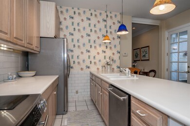 1122 Fuller St, Cincinnati, OH 45202 - photo 7