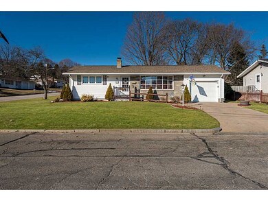 10 Wayne Rd, Woonsocket, RI 02895 - photo 2