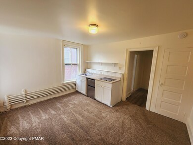 39 N 7th St unit 203, Stroudsburg, PA 18360 - photo 3