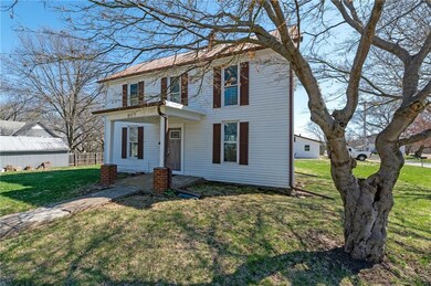 207 2nd St E, Camden Point, MO 64018 - photo 2