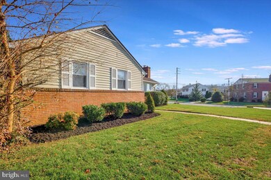 8301 Thornton Rd, Towson, MD 21204 - photo 3