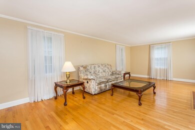 242 E Padonia Rd, Lutherville Timonium, MD 21093 - photo 4