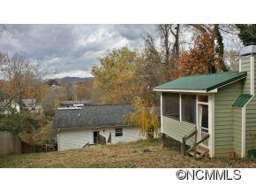 AMAZING OUTBUILDINGS+VIEWS!