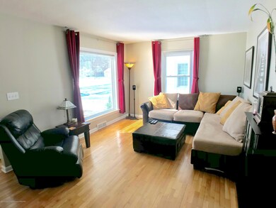 1213 Pershing Dr, Lansing, MI 48910 - photo 3