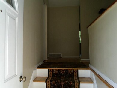 Foyer Enter the foyer with only several step to th
