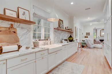 2703 Mid Ln unit 4, Houston, TX 77027 - photo 7