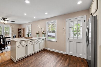 26 Nonquit St, Worcester, MA 01604 - photo 4