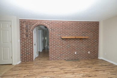 106 S Marshall Ave, Marshall, MI 49068 - photo 4