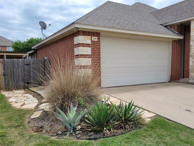 125 Pleasant View Dr, Weatherford, TX 76086 - photo 4
