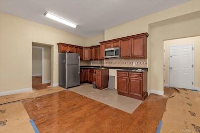 11-41 123rd St, College Point, NY 11356 - photo 7